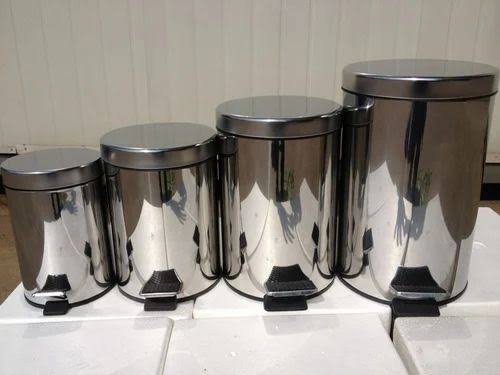Stainless steel pedal dust bin with plastic inner bucket for Home and Office use....