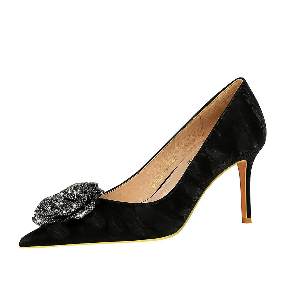 Chinese style women's shoes, banquet high heels, shallow cut pointed toe, side hollowed out rose water diamond