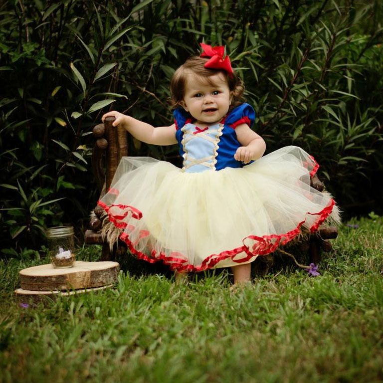 Factory PriceLittle Girls Luminous Snow White Cosplay Princess Dress Fancy Kids Carnival Party Prom Gown Robe Lace