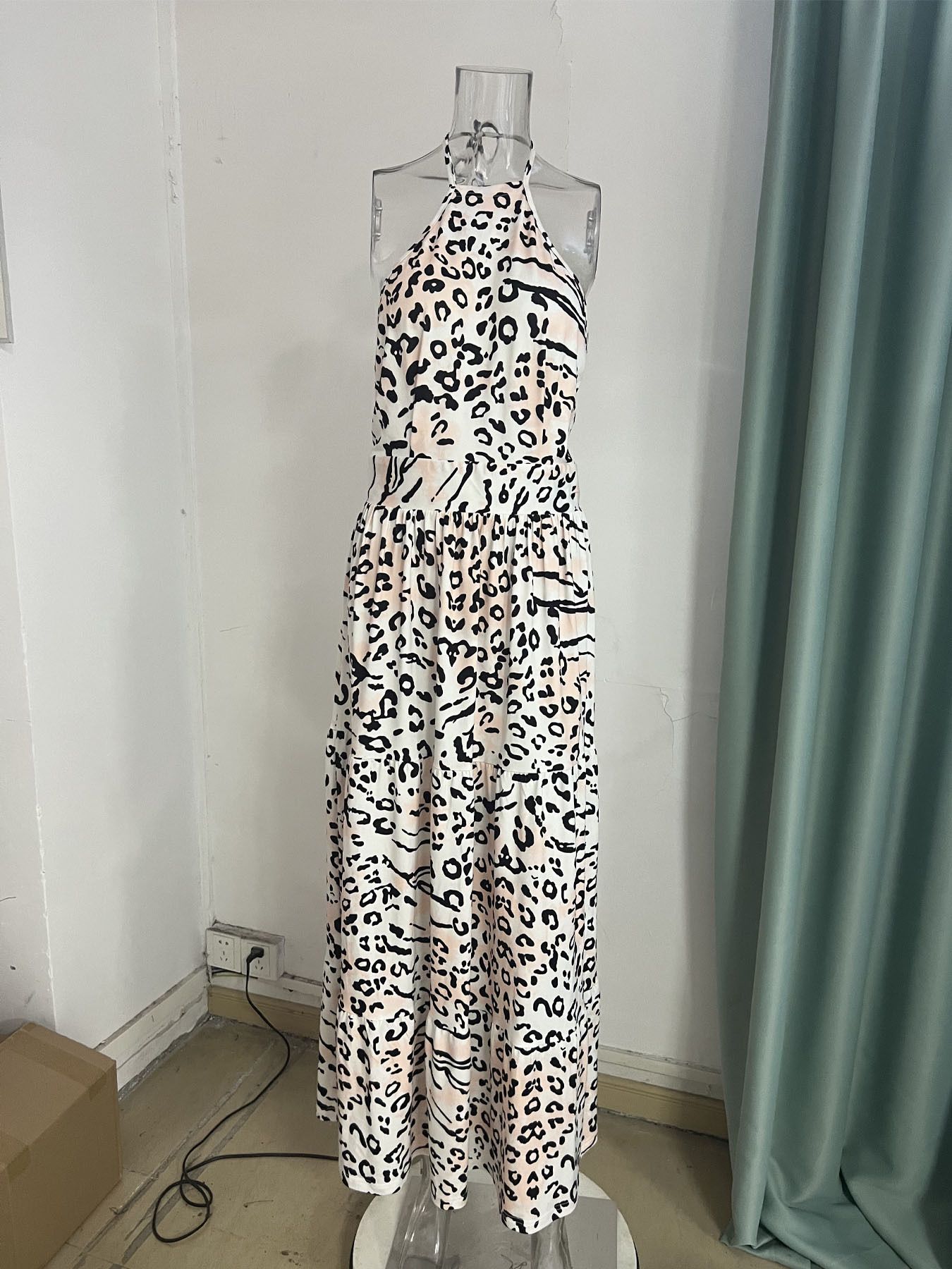 Women's Leopard Print Halter Maxi Dress, Belted Waist, Flowy A-Line Summer Dress,Casual Printed Halter Backless Vintage Beach Bohemian Women Maxi Casual Dress