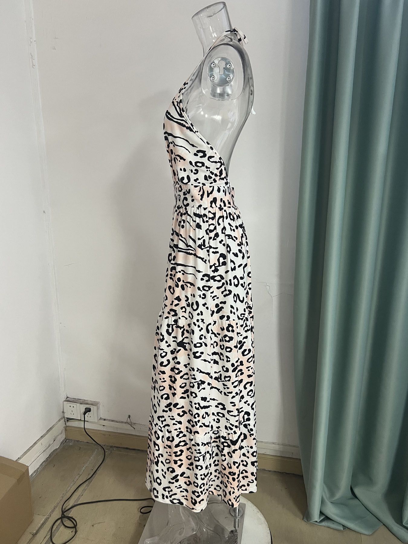 Women's Leopard Print Halter Maxi Dress, Belted Waist, Flowy A-Line Summer Dress,Casual Printed Halter Backless Vintage Beach Bohemian Women Maxi Casual Dress