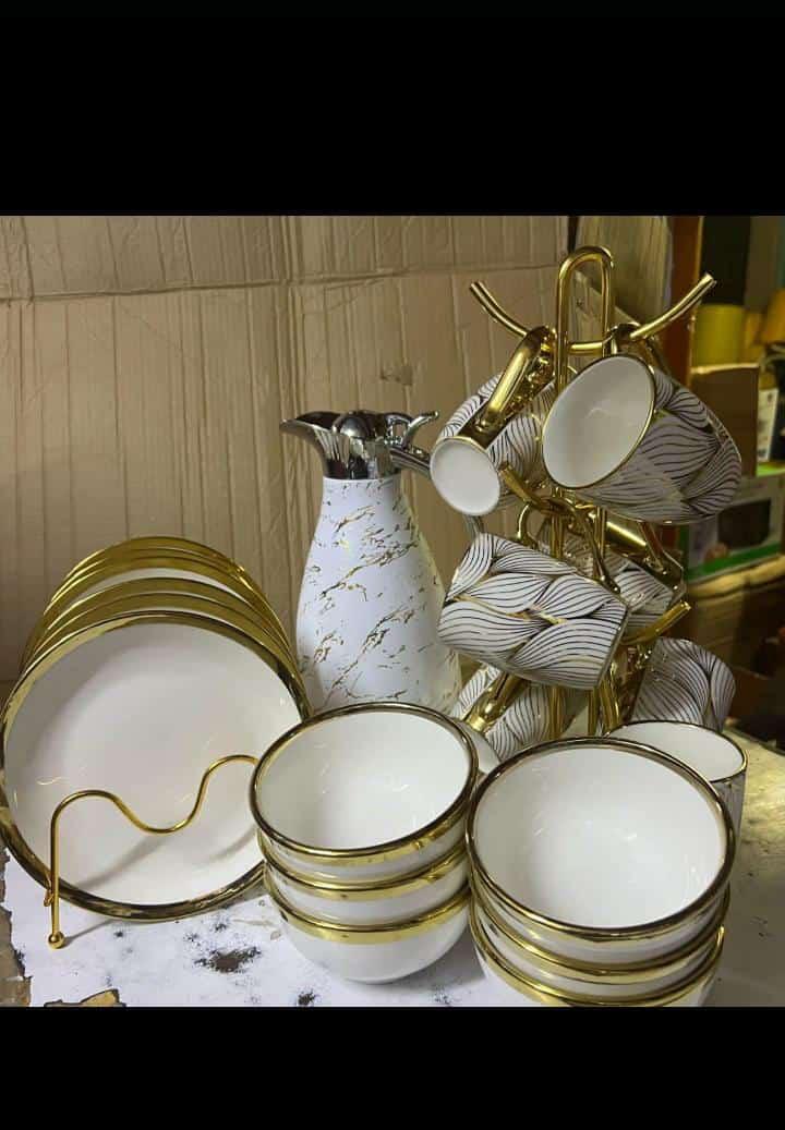 19 PCS WHITE CERAMIC DINNERWARE WITH GOLD RIM - 6 pcs 8 inch plate, 6 Pcs Bowls, 6 Pcs Mugs , 2 L Marble Vacuum Flask.