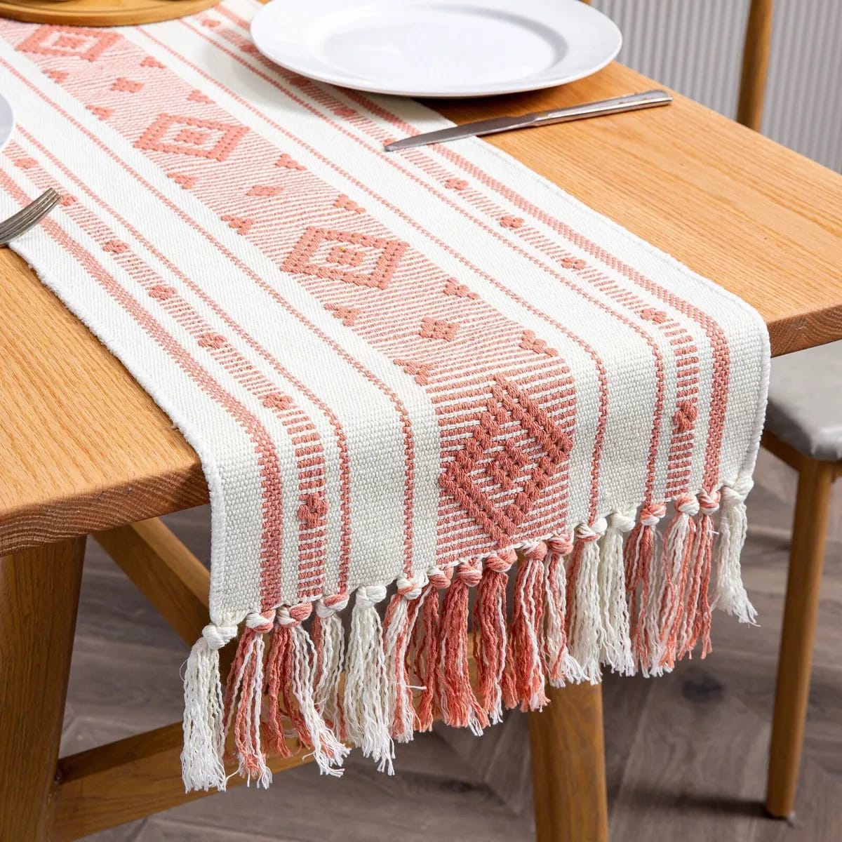 40 * 180 CM HIGH QUALITY TABLE RUNNERS - Made of cotton and polyester fiber, the table runner has a  woven design that gives a natural look to your dining table and keeps dishes and plates from slidin