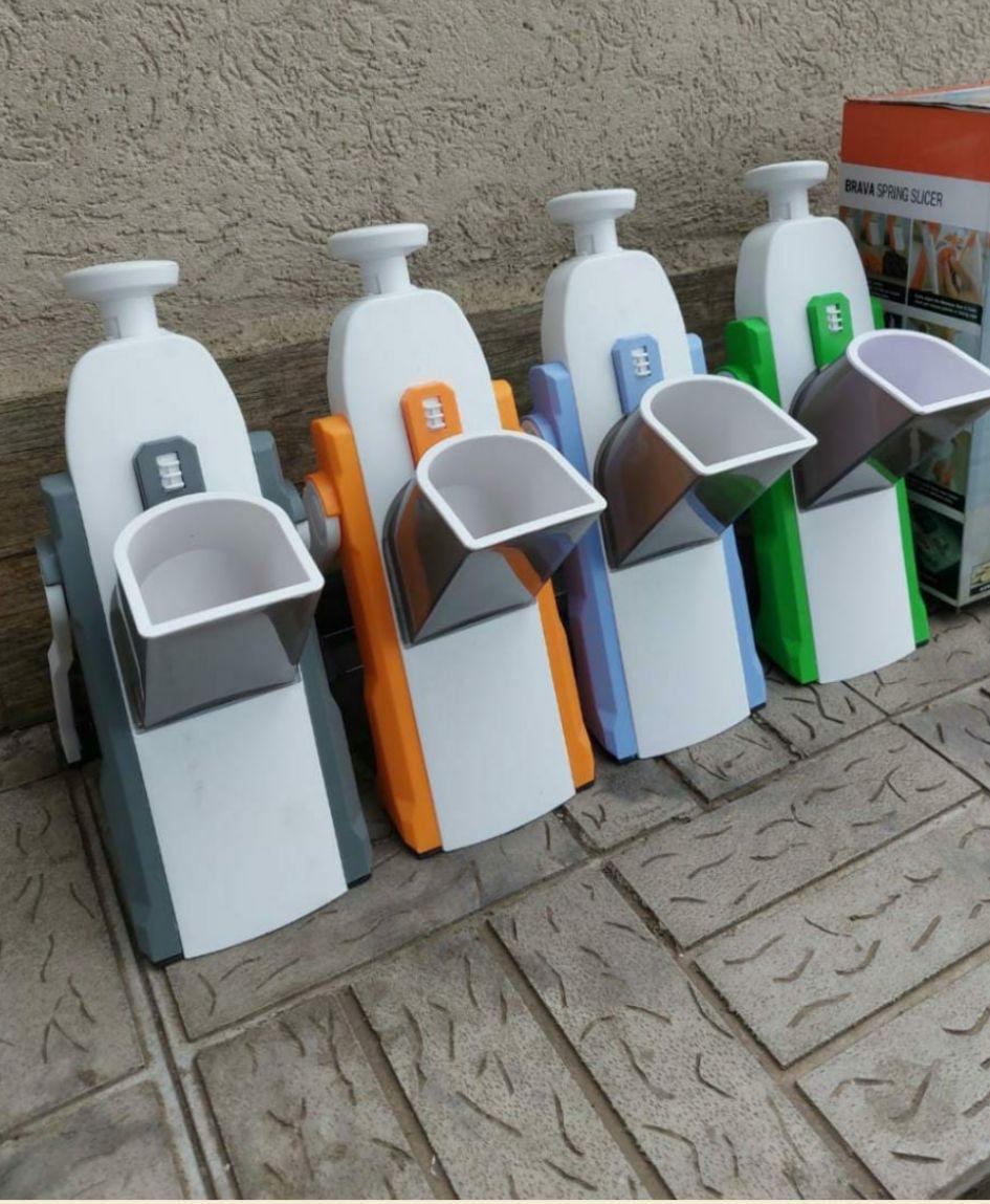 Mandoline Slicer – fast and precise vegetable cutter with adjustable thickness and stainless steel blades. Perfect for quick and easy food prep.