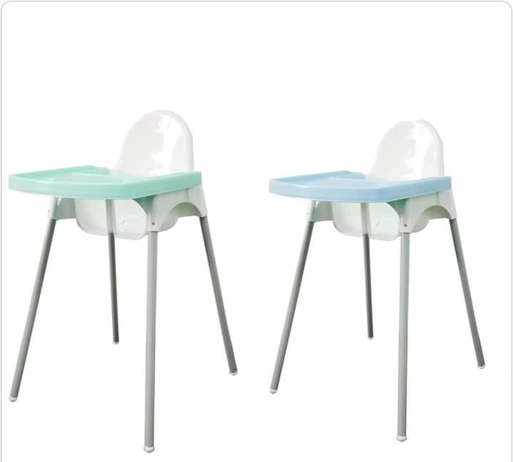 BABY FEEDING CHAIR - Features a secure 5-point harness to keep your baby safe and snug during mealtime,  Easily detachable tray for convenient feeding and effortless cleaning.