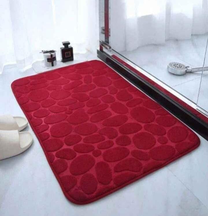 HIGH QUALITY LUXURIOUS SOFT DOOR/BATHROOM MAT SIZE 46CM *76CMomfortable foot, very soft foot, can relieve foot pressure.
Instantaneous super absorbent water can be dried immediately without repeated w