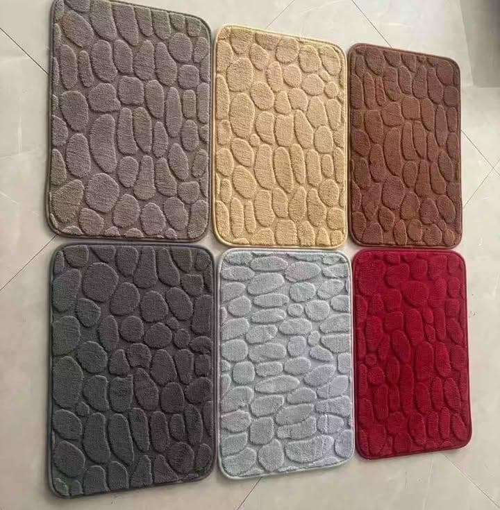 HIGH QUALITY LUXURIOUS SOFT DOOR/BATHROOM MAT SIZE 46CM *76CMomfortable foot, very soft foot, can relieve foot pressure.
Instantaneous super absorbent water can be dried immediately without repeated w