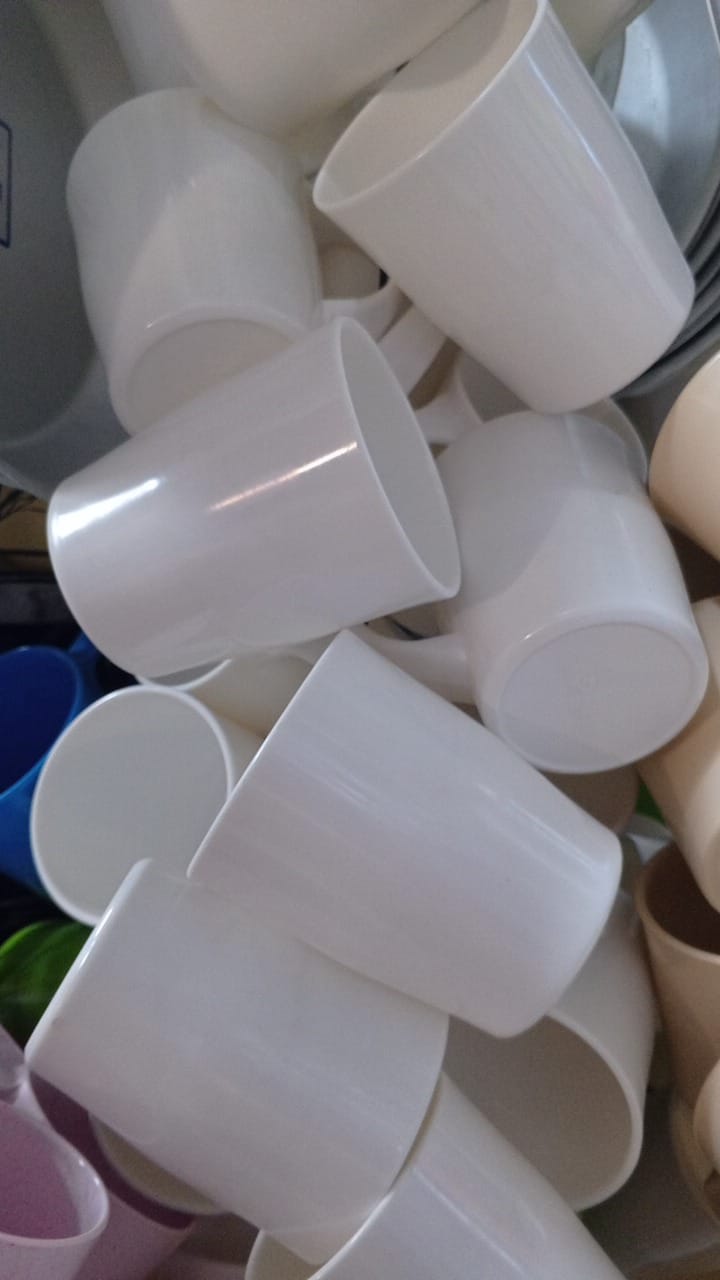MUGS. Classic Melamine Mug Coffee Tea Cup - SET OF 12. Resistant to scratches, chips and fading these melamine utensils are lightweight and virtually unbreakable