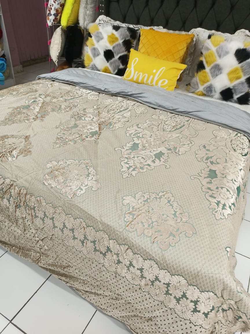 DUVET SET. 4 Pc 6*7 Silk Fluffy Duvet Blanket Set. 1 pc duvet, 1 pc bedsheet, 2 pcs pillow cases. Beautifully designed, Durable and luxurious, Covers your bed, Fade resistant, Exceptionally soft
