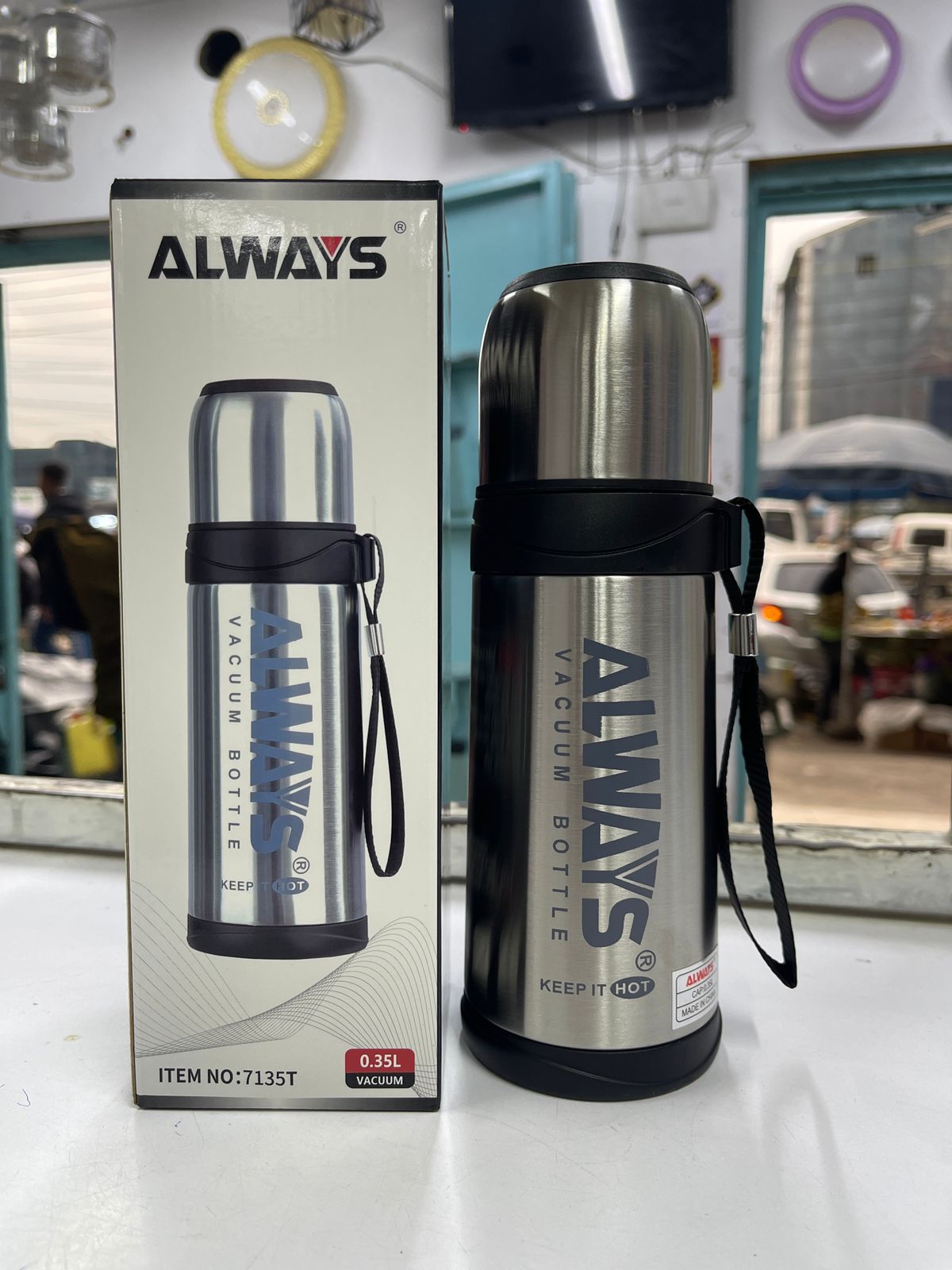 Always  Quality Stainless Steel  Thermos Flask It is easy to carry and it is unbreakable. It has a stainless steel insulation and holds .Keep your beverages at the desired temperature for lon