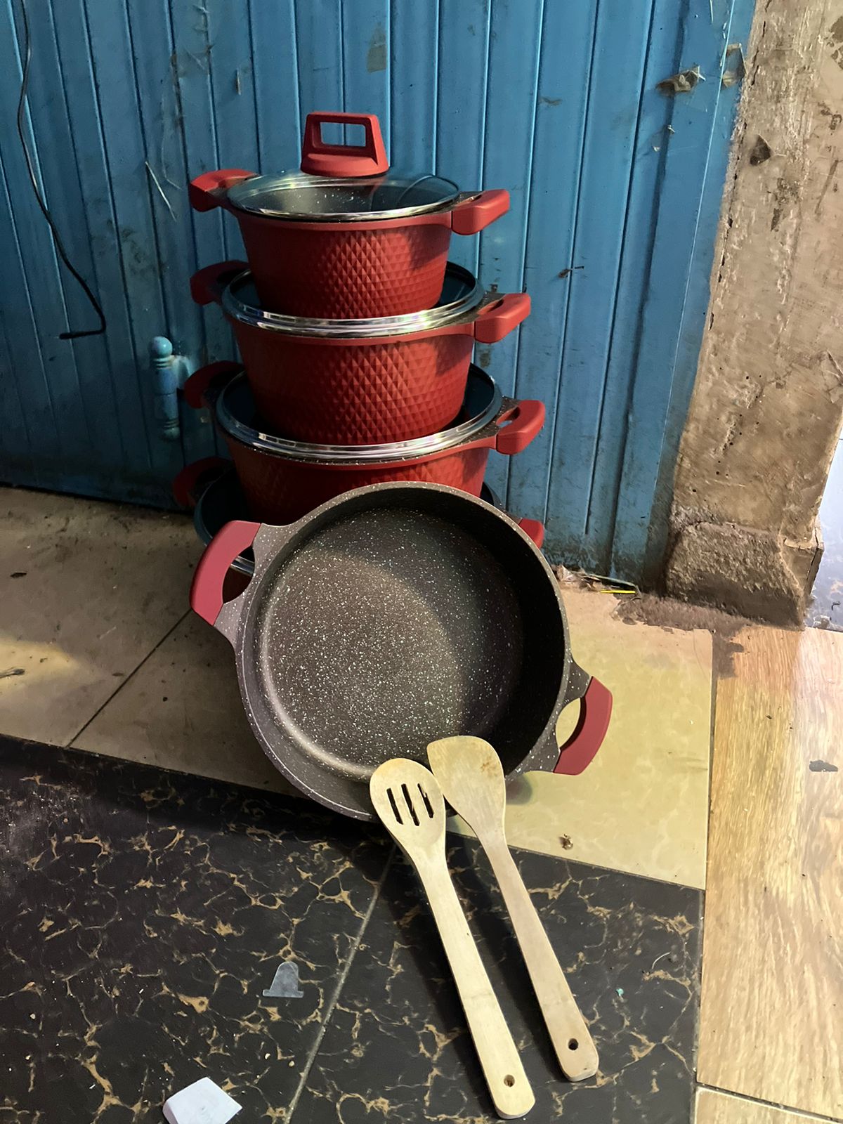 12pc Unique Cookware set Granite Coating / Lid High Quality Cast Aluminium / Exterior Treatment Granite Coating kitchen and dining room applicances
