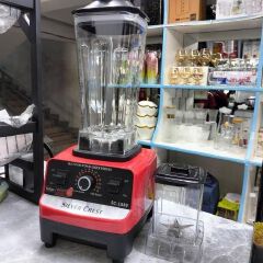 SILVER CREST  Commercial blender .Is suitable for hard foods and crushes ice. It is specially made for food smoothening and has the ability to crush the seed of tomatoes to fine paste.