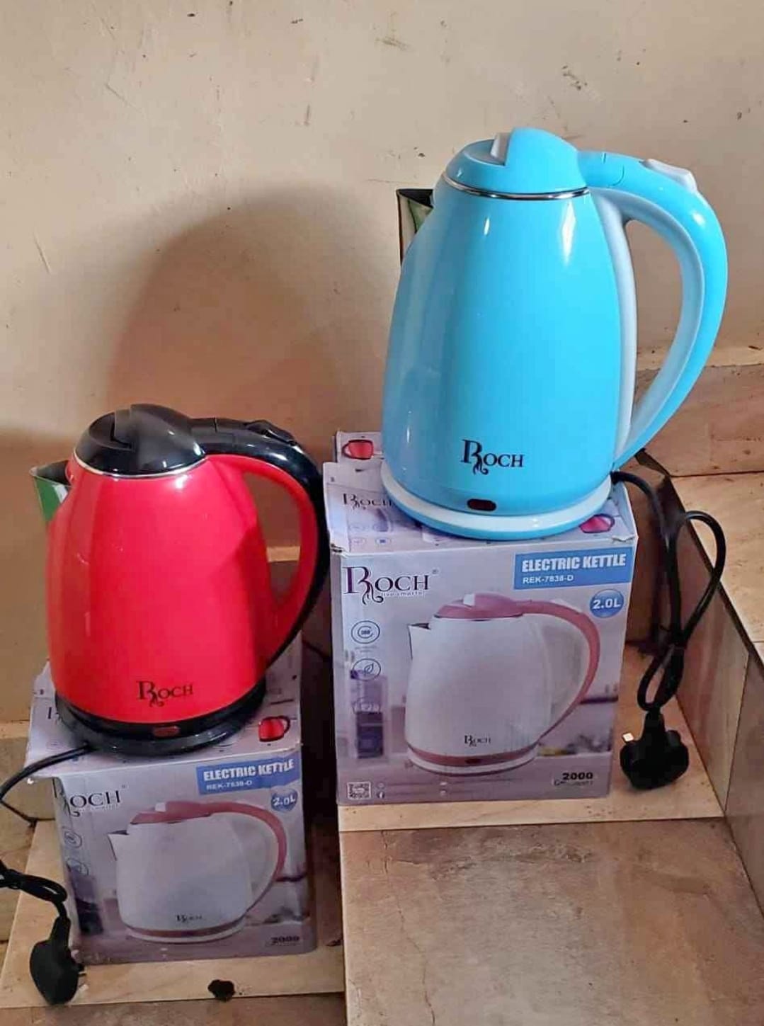 Roch plastic kettle .Fast Boil Technology .1500W power ensures quick heating in just minutes .Durable Plastic Body: Lightweight, heat-resistant, and easy to clean.