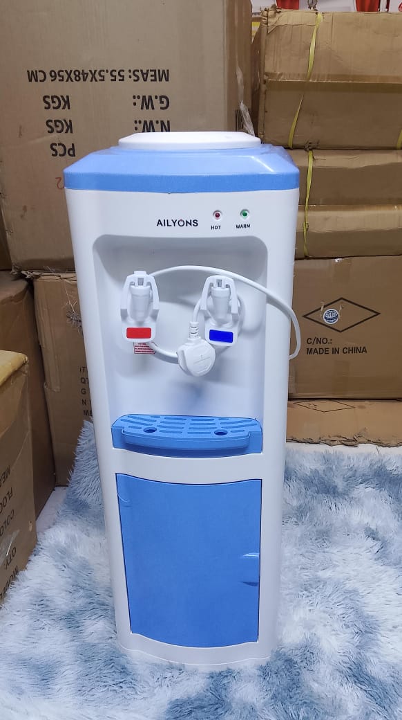 Hot & warm water dispenser Quick Heating System
Heats water fast so hot water is available on demand.
Temperature Control
Separate settings to regulate how hot or warm the water gets.
 User-Friendly