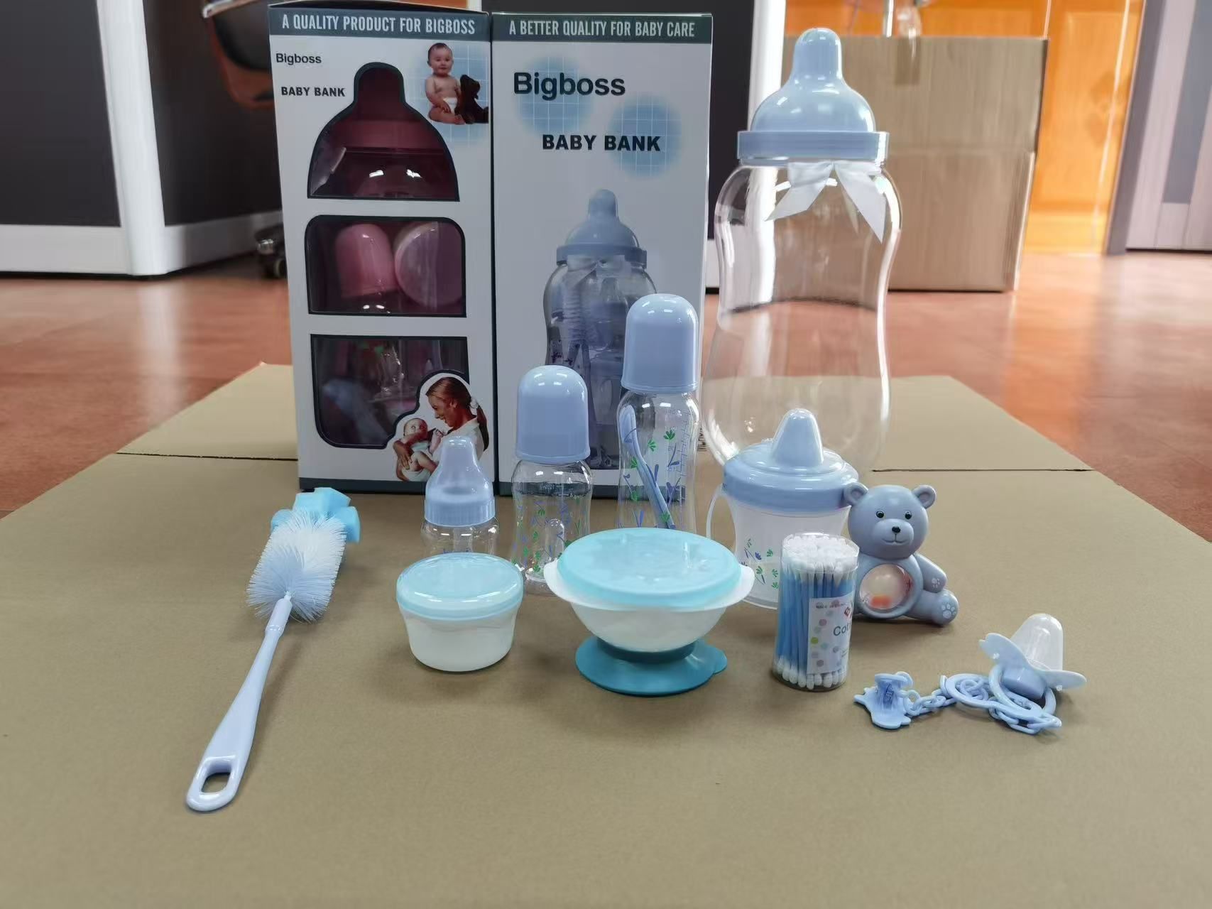 🥭New Arrivals 🥭 11pcs Baby care kit 
 Includes: 
 ✓80Z Feeding bottle 
 ✓40Z feeding bottle 
 ✓20Z Mini feeder 
 ✓Spoon& fork 
 ✓suction bowl with lid 
 ✓Training cup with cotton buds 
 ✓Storage bo