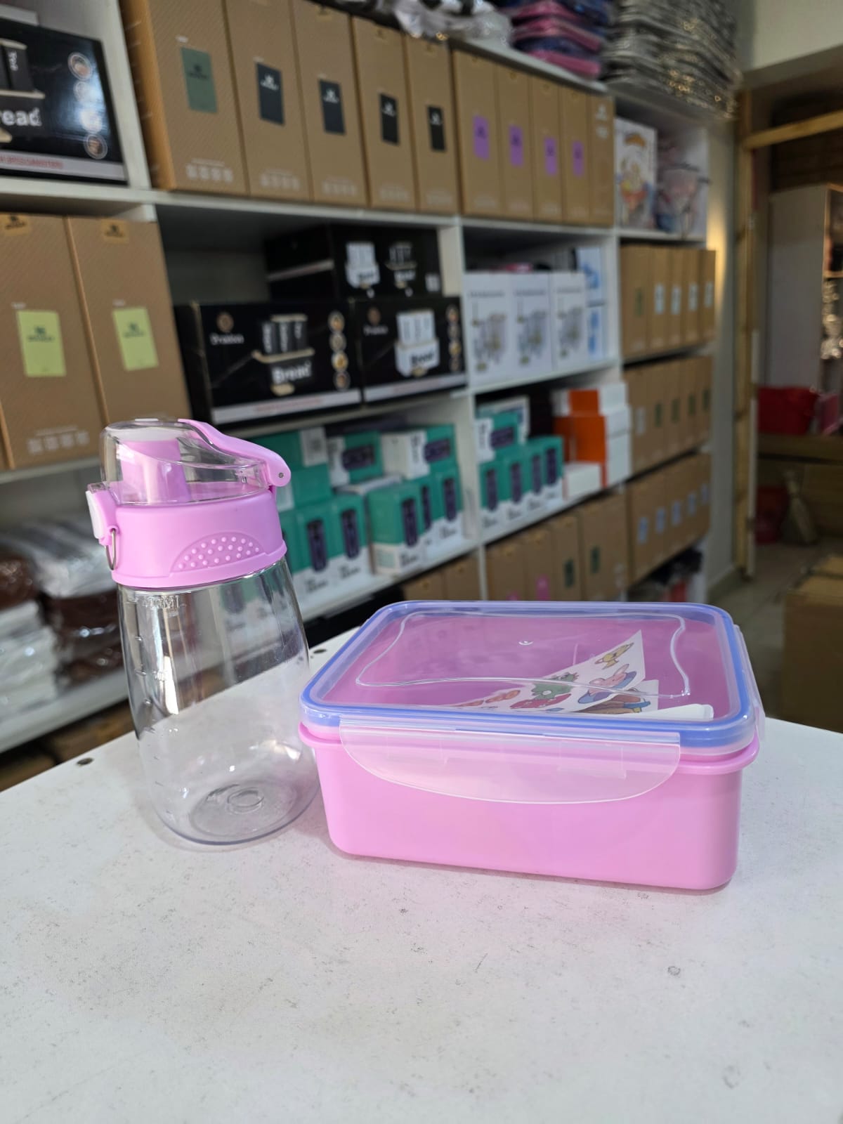 2Pc Lunch Box/Snack Box +Matching Water Bottle Set.Cute cartoon, great choice for kids back to school.
Perfect gift set
Food grade PP, environmental friendly
Your Kids will definitely love it!