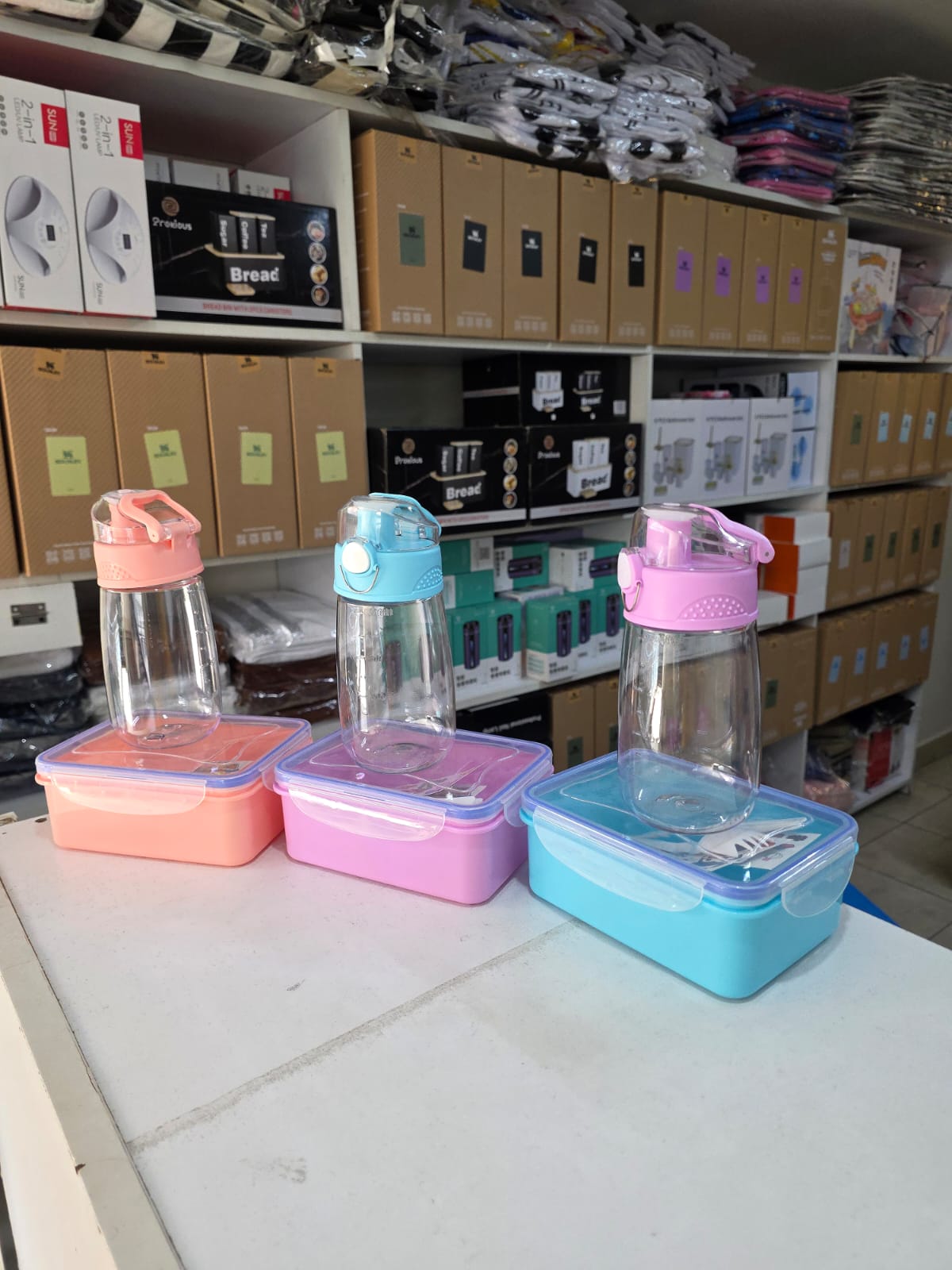 2Pc Lunch Box/Snack Box +Matching Water Bottle Set.Cute cartoon, great choice for kids back to school.
Perfect gift set
Food grade PP, environmental friendly
Your Kids will definitely love it!
