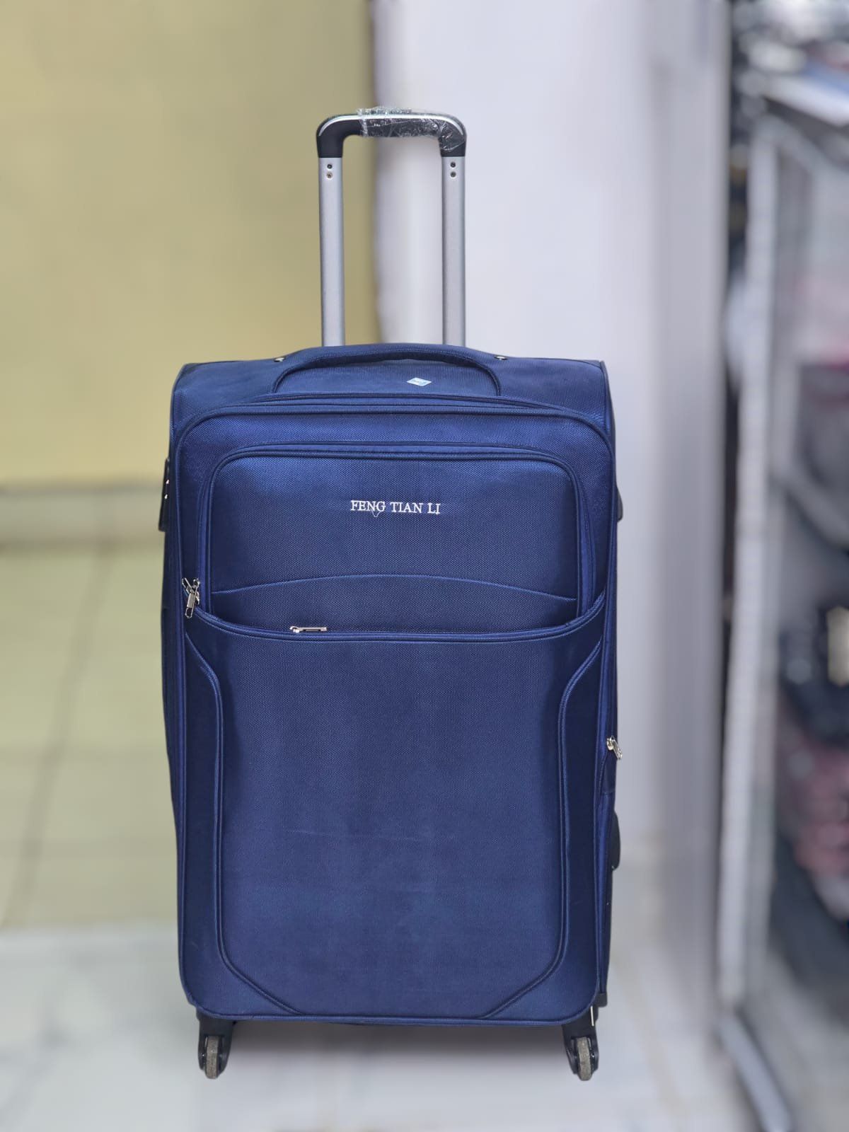 Large capacity 25kg capacity travel suitcase with wheels large trolley luggage bag fabric material