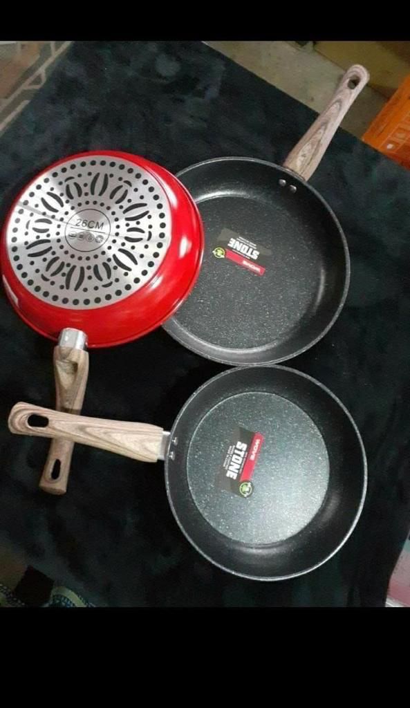 Granite Heavy Duty Stone Nonstick Frying Pan, Enhances a healthy lifestyle as it does not require a lot of oil in making your meals
Has a long handle that makes it easy to remove from the stove