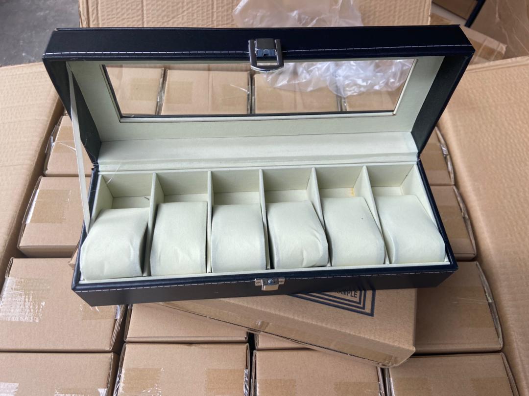 Watch Display Case for Men and Women , Fashion Watch Box Organizer Portable Watch Case Jewelry Organizer Storage Watch Storage Box With Lock, Watch Accessories Box 6 Slot PU Leather Watch Holder