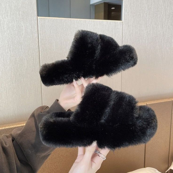 Fluffy Cute Leather sandals for beach and outdoor events elegant affordable from size 39 to 43Fl