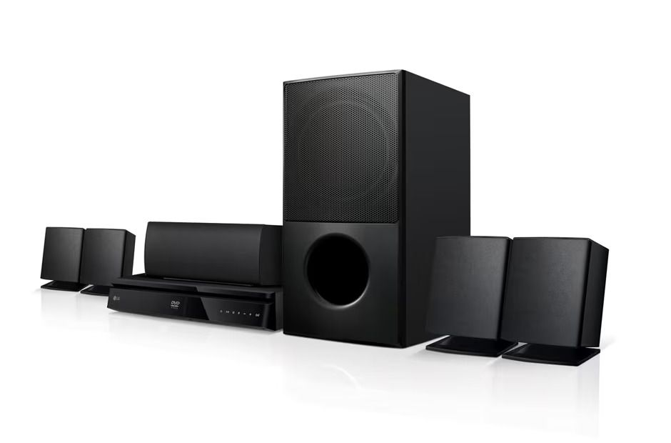 LG 1000W HOMETHEATRE, BASS BLAST, BLUETOOTH FM LHD627