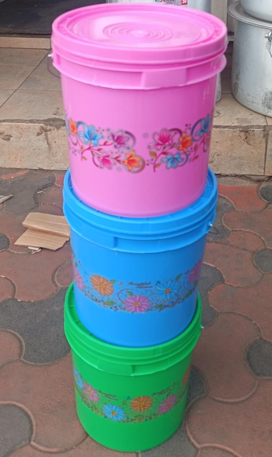10l paint deco bucketKeep your laundry area tidy and your detergent easily accessible with Washing Bucket. Space-Saving The slim, rectangular shape of the Washing Bucket is designed to maximize your s