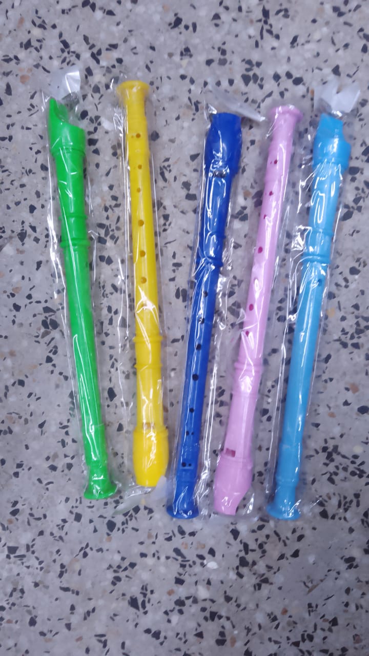 CBC And Senior Music Class Flute Instrument Descant Recorder1xMusical Flute Instrument Descant Recorder is designed for kids to develop their sense of rhythm and art; it’s the ideal educational toys f