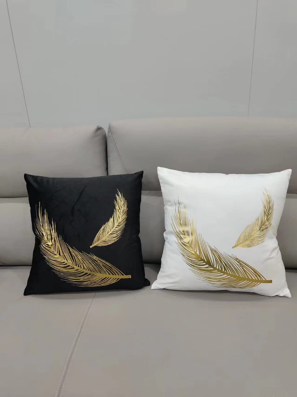 Gold prints casesThrow Pillow Covers to decorate your room in a simple and fashionable way. Suitable for couch, sofa, bed, car, seat, window seat, loveseat, living room, bedroom, floor, bench, office,