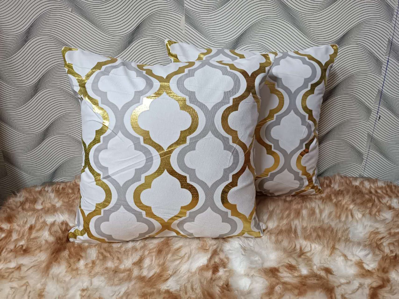 Gold prints casesThrow Pillow Covers to decorate your room in a simple and fashionable way. Suitable for couch, sofa, bed, car, seat, window seat, loveseat, living room, bedroom, floor, bench, office,