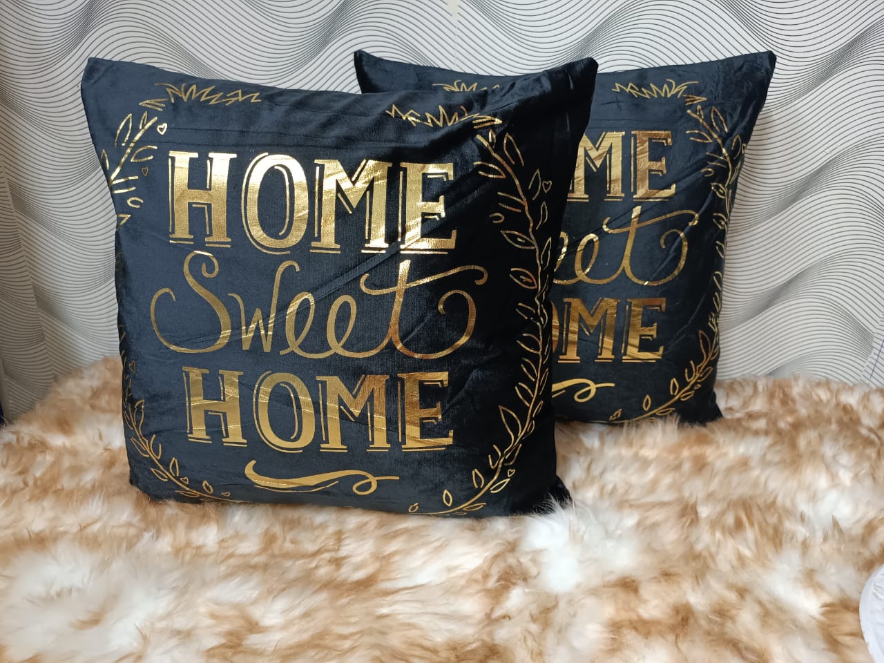Gold prints casesThrow Pillow Covers to decorate your room in a simple and fashionable way. Suitable for couch, sofa, bed, car, seat, window seat, loveseat, living room, bedroom, floor, bench, office,