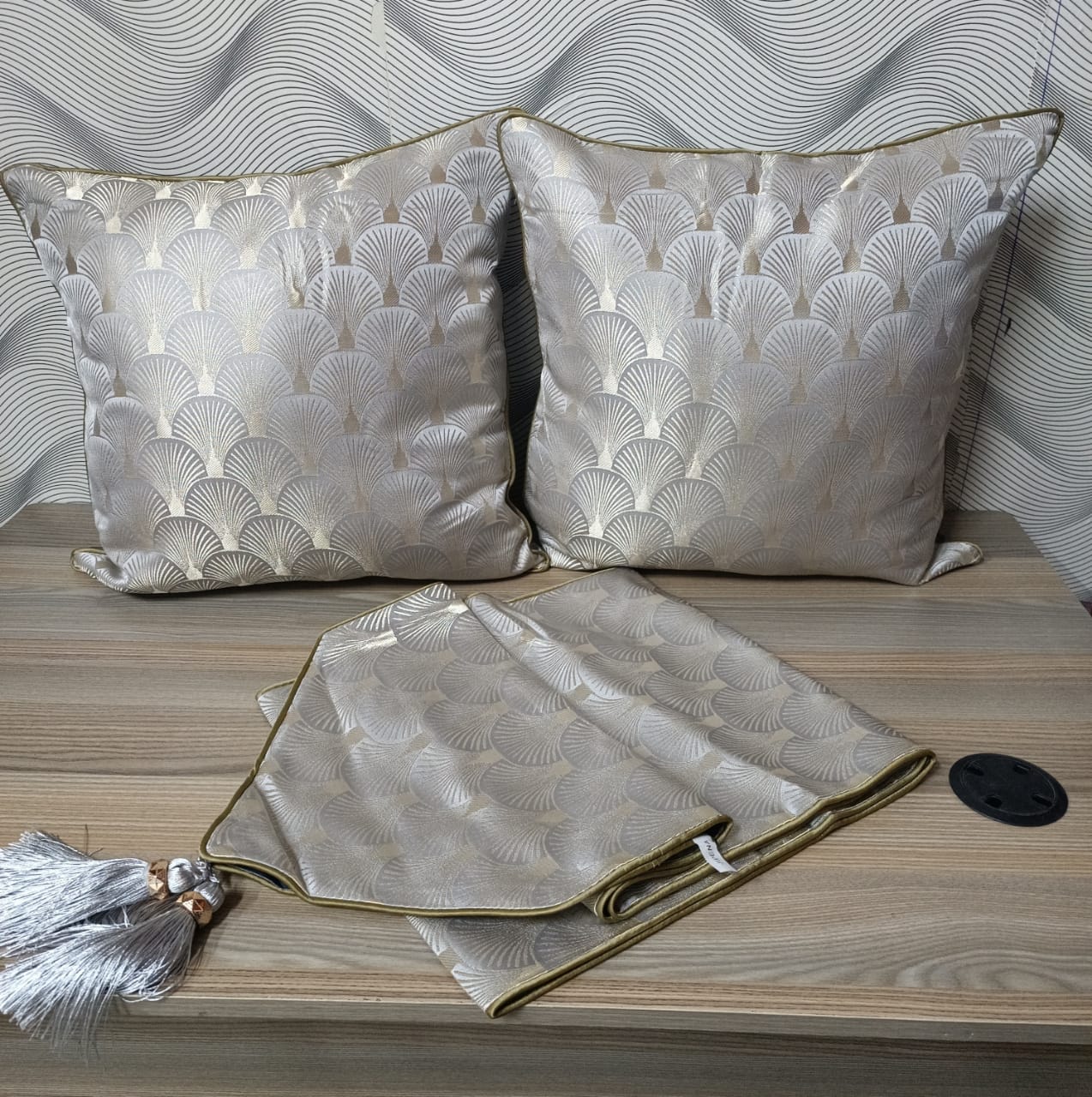 Elegant Bedrunners 1Pc Runner 2Cushion Covers