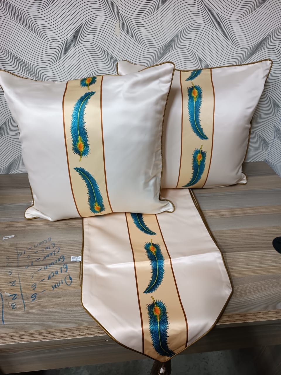 Elegant Bedrunners 1Pc Runner 2Cushion Covers