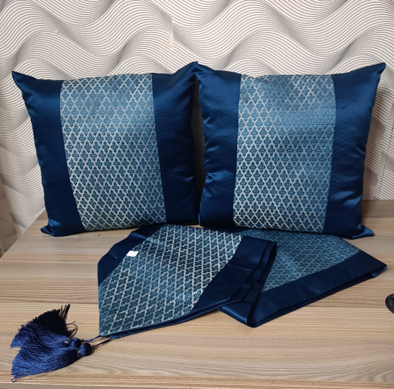 Elegant Bedrunners 1Pc Runner 2Cushion Covers