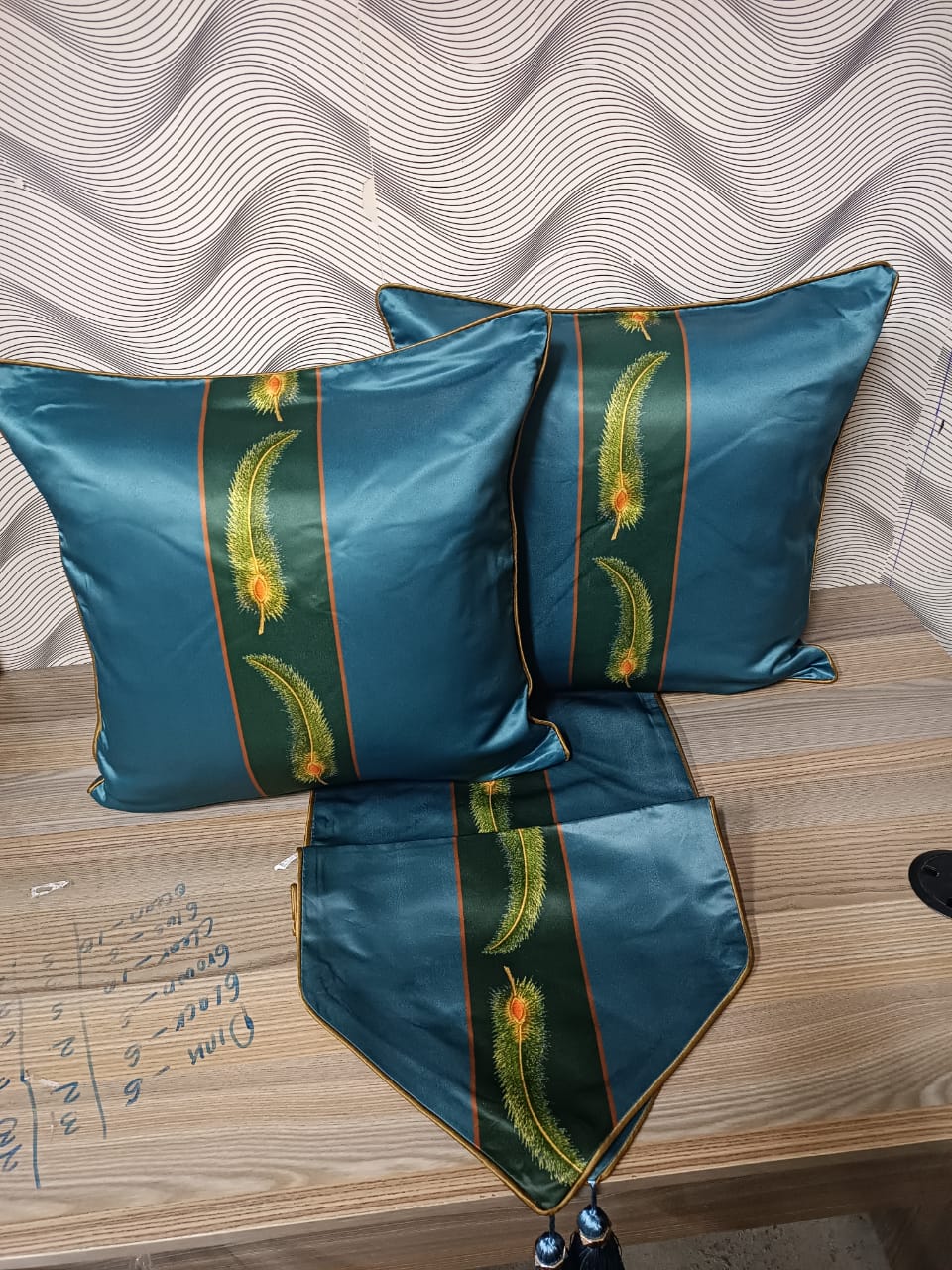Elegant Bedrunners 1Pc Runner 2Cushion Covers