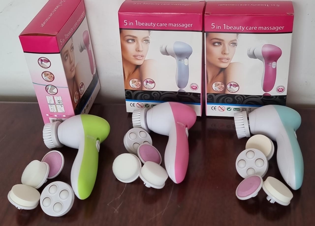 GET YOURS TODAY 😇😇*♦️5in1 beauty care massager now available in 3 colours Multi-function 5 in 1 Deep cleansing, facial cleanser, face spa skin care exfoliating brush, latex sponge, rolling massager,