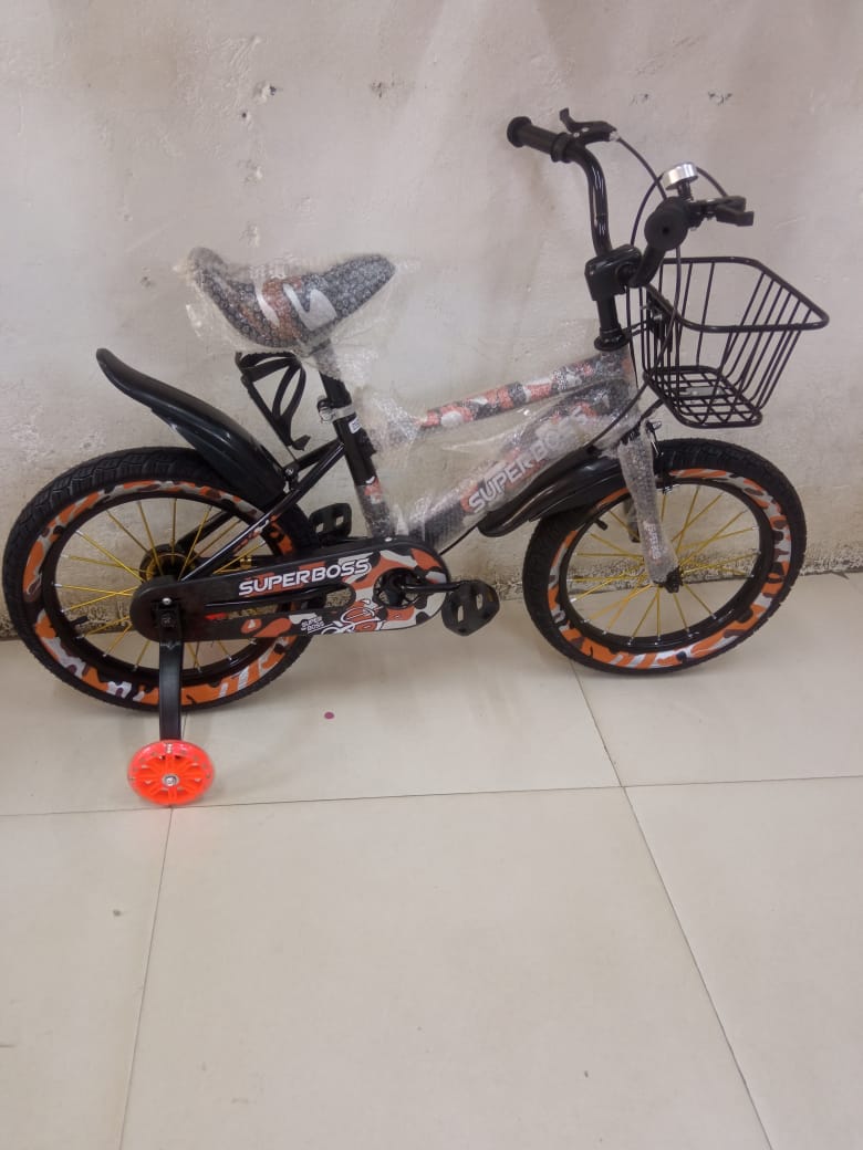 Kids sports bicycle 16 inch sfor 4yrs-7yrs Front with silver color caliper brake, rear with grey color band brake, good braking performance.