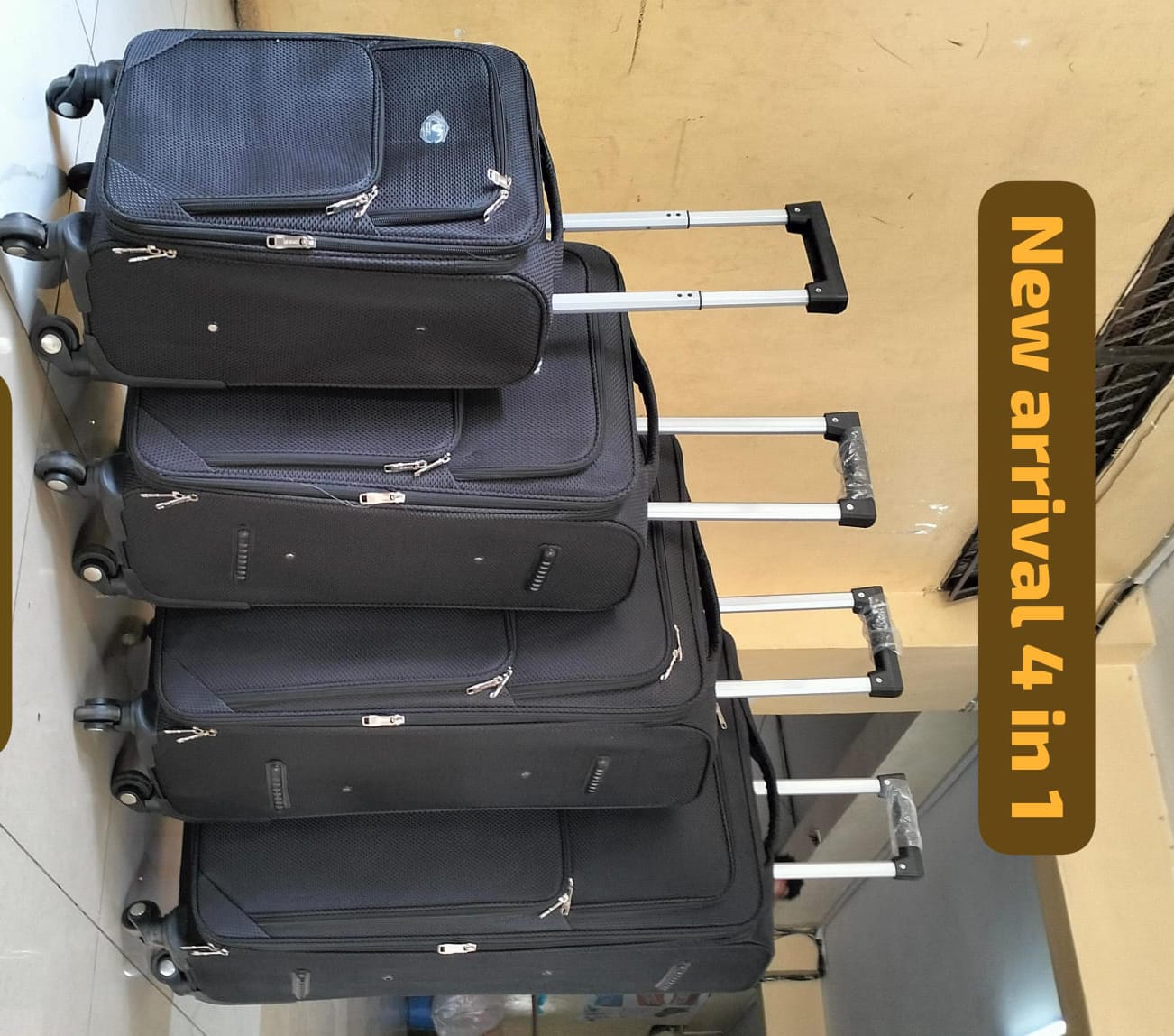 4-in-1 Fabric Luxurious Suitcase & Briefcase Travel Bag!
Designed for style and convenience, it transforms to suit every journey—whether as a suitcase, briefcase, carry-on, or travel bag.

✨Durable, s