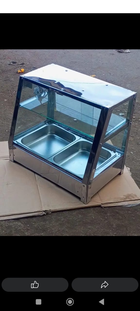 Chips Warmer & Display Unit – designed to keep snacks warm, crispy, and irresistibly fresh while showcasing them to customers. Perfect for restaurants, cafes, and fast-food joints, its clear glass dis