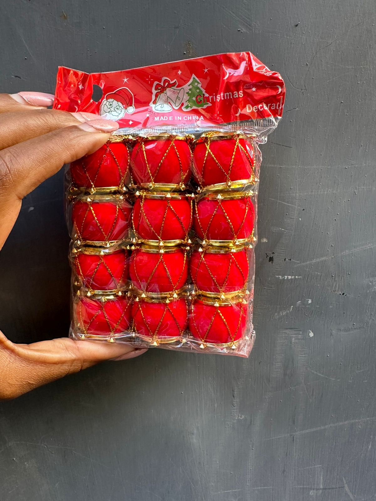 Xmas Decoration Drums.Add a festive musical touch to your Christmas décor with these Red Mini Drum Ornaments! Perfect for brightening up your tree, garlands, or gift wraps.