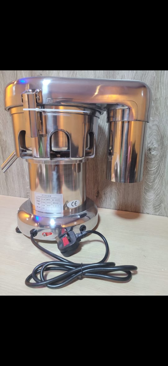 A3000 Heavy Duty 370W Juicer Machine, Fruit and Vegetables Juice Maker, Commercial Juice Extractor. stainless steel juicing parts ensure easy cleaning and corrosion prevention,