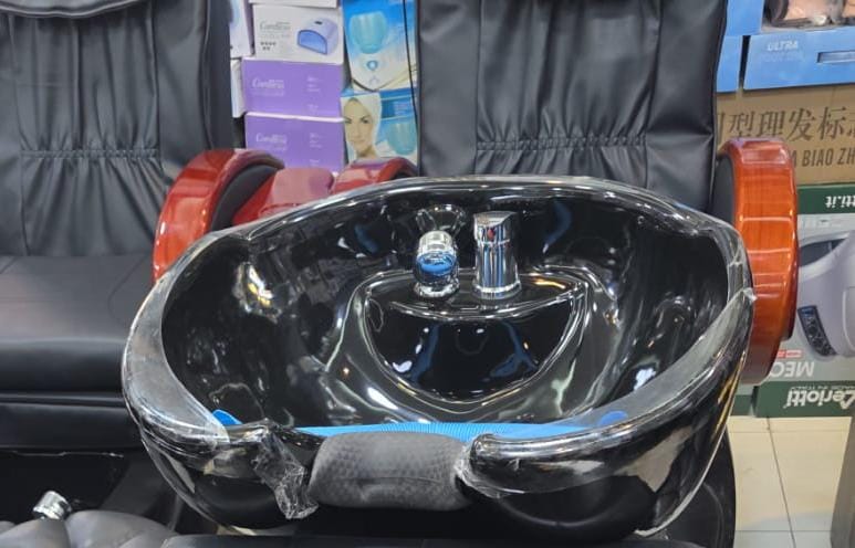 Ceramic Shampoo Basin / Hair Washing Sink
Enhance your salon setup with this ceramic shampoo basin, a key component of any professional hair washing station or backwash unit. Designed for comfort,