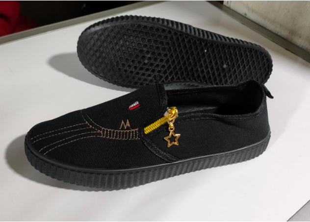 Cute Trendy Pretty No Fade material ladies Women Rubber Shoes- Black