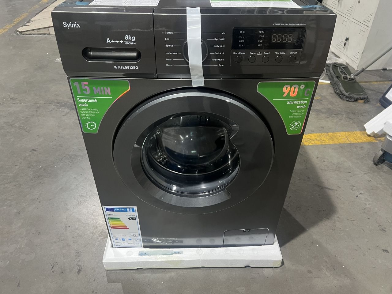 CLEARANCE OFFER Synix Syinix 8kgs front load washing machine