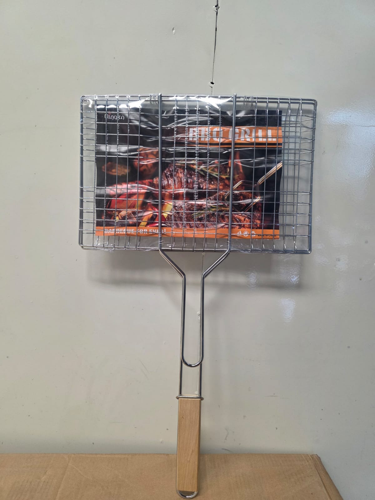 ON STOCK🦋Stainless Steel BBQ Fish Meat Net Barbecue Grill Mesh Wire🎉Suitable for roasted leek and small yellow croaker and so on.

Comfortable handle design for easy operation, do not harm for your