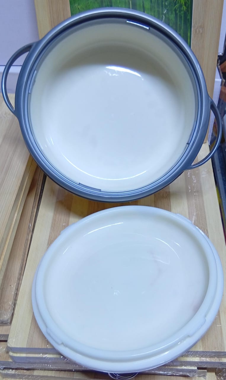 🍲 Beautiful Ceramic Cooking Pot –.🔑 Key Features:
✅ High-quality ceramic finish  
✅ Heat-resistant and easy to clean  
✅ Ideal for both cooking and serving  
✅ Stylish handles for safe carrying