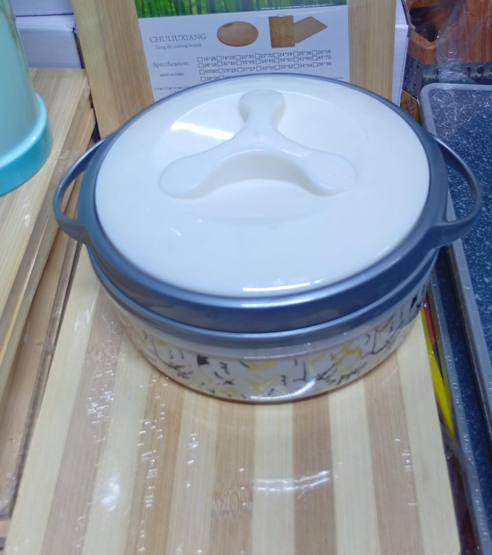 🍲 Beautiful Ceramic Cooking Pot –.🔑 Key Features:
✅ High-quality ceramic finish  
✅ Heat-resistant and easy to clean  
✅ Ideal for both cooking and serving  
✅ Stylish handles for safe carrying