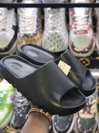 Original yeezy slides Key Features Specifications SKU: GE840FS3YXVZVNAFAMZ Weight (kg): 0.5 Main Material: New Original Adidas Yeezy Foam