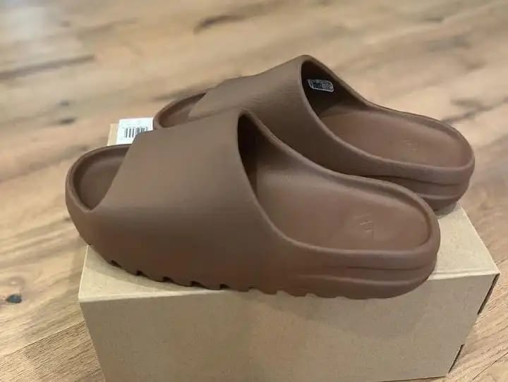 Original yeezy slides Key Features Specifications SKU: GE840FS3YXVZVNAFAMZ Weight (kg): 0.5 Main Material: New Original Adidas Yeezy Foam