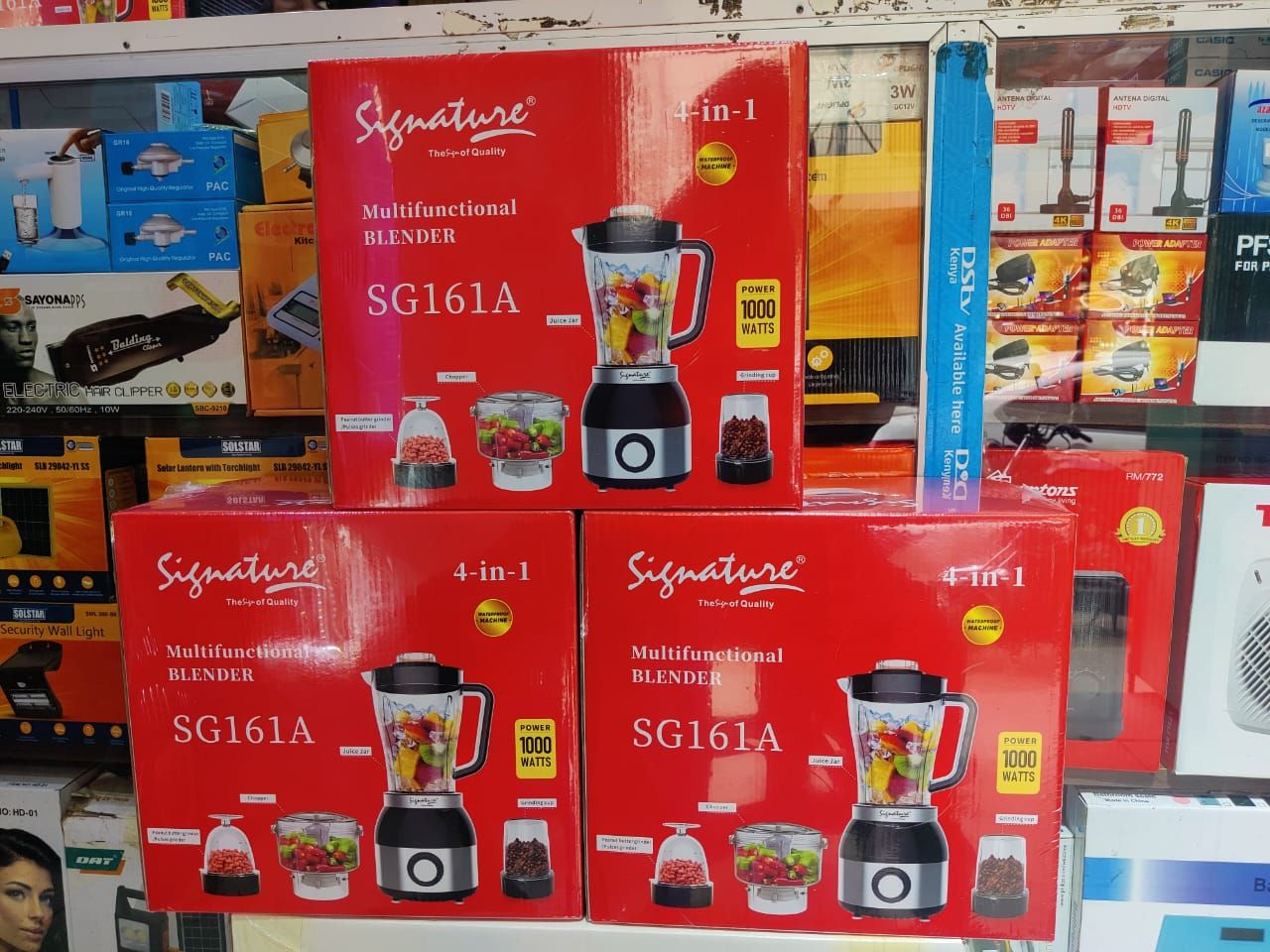 🤩NEW IN!!🤩Signature 4-in-1 Blender (1000W) with 1.8L jar, chopper & grinders. Blend, chop & grind with ease. Powerful, versatile and perfect for smoothies, spices, and daily kitchen use.